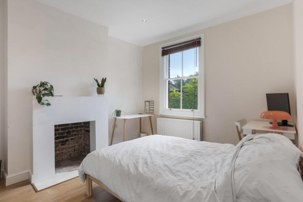 1529102328 - 40b Tritton Road, SE21 - 8.jpg
