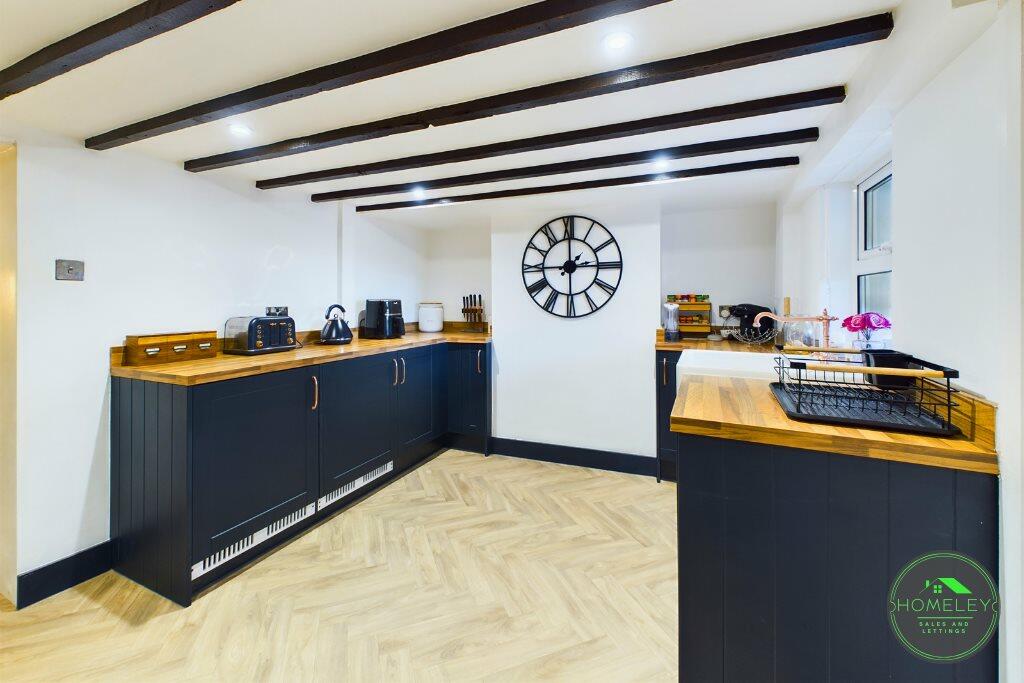 8 Kitchen 1