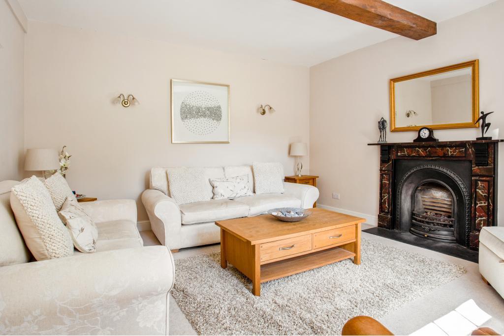 Stonehouse 303286 05 ENH.jpg