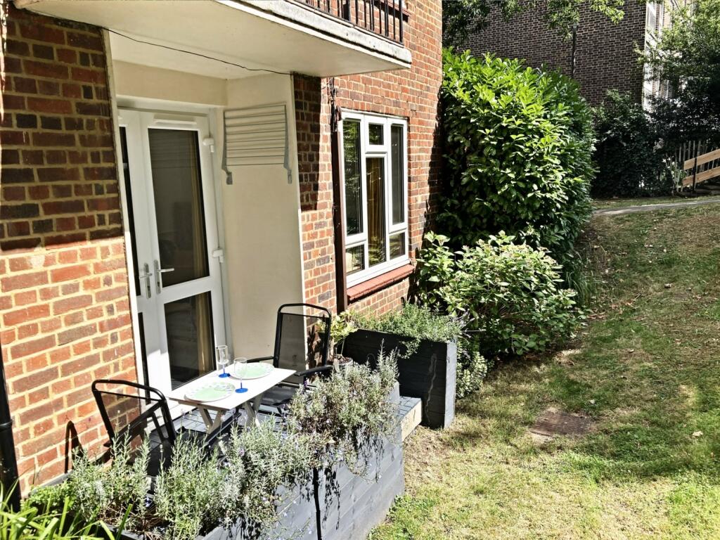 Flat 1 Kinnaird House - Patio Jessica
