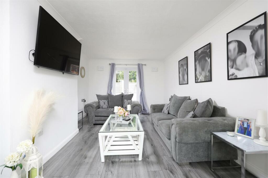 21 Allington Way 7.JPG