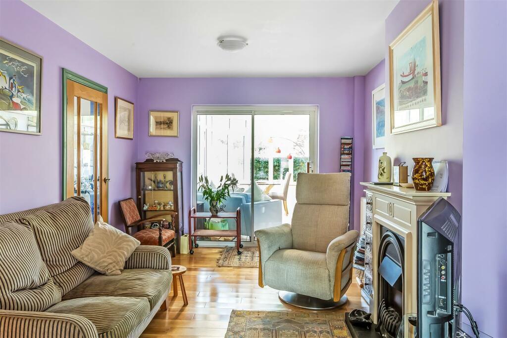 9-Raymead-Way-11.jpg