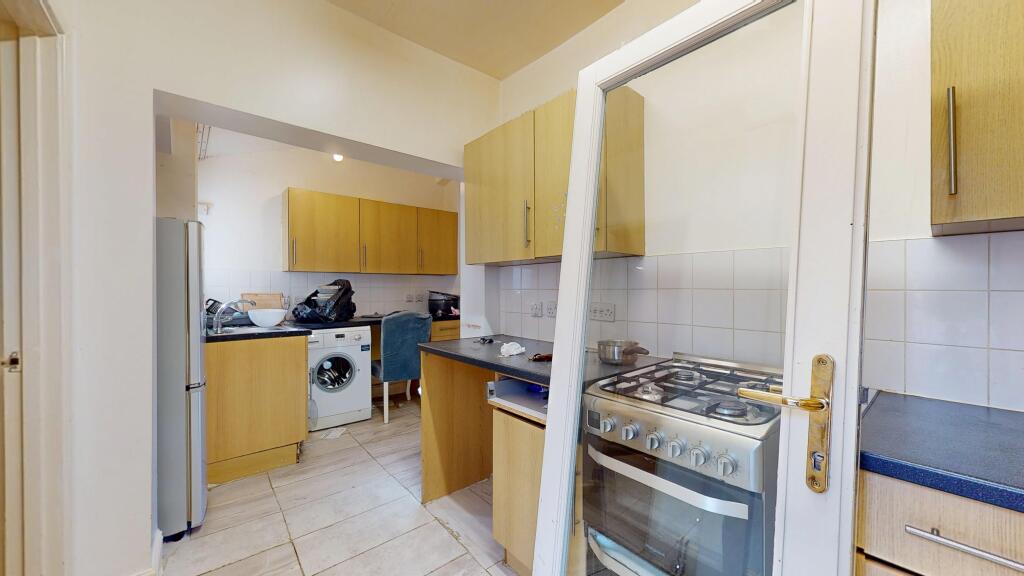 15 Peabody Estate, Lordship Lane, Tottenham, London, N17 7QJ