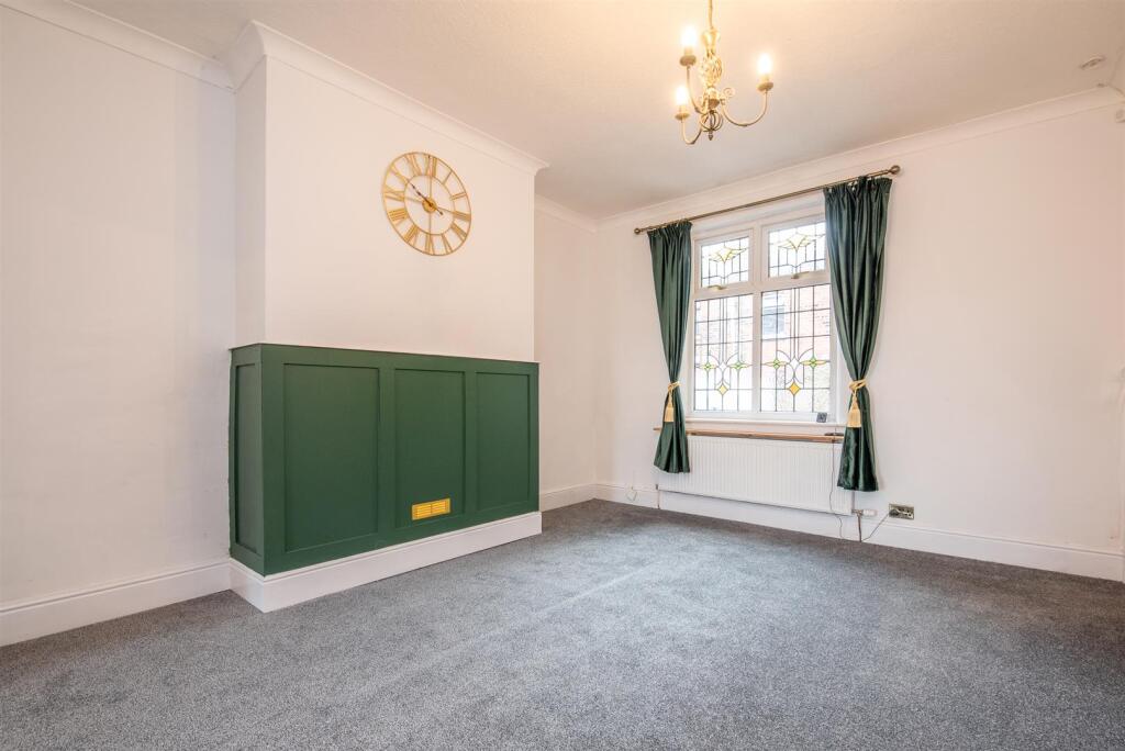 Lounge/Dining Room