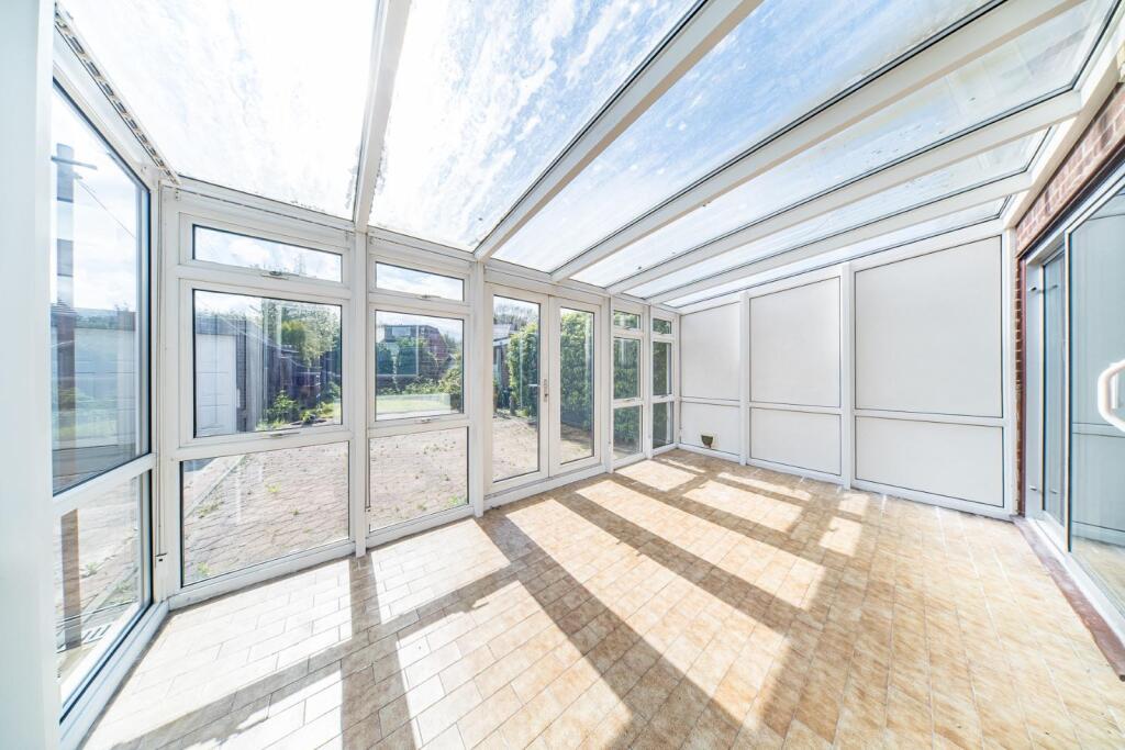 12 Tern Way conservatory 2.jpg