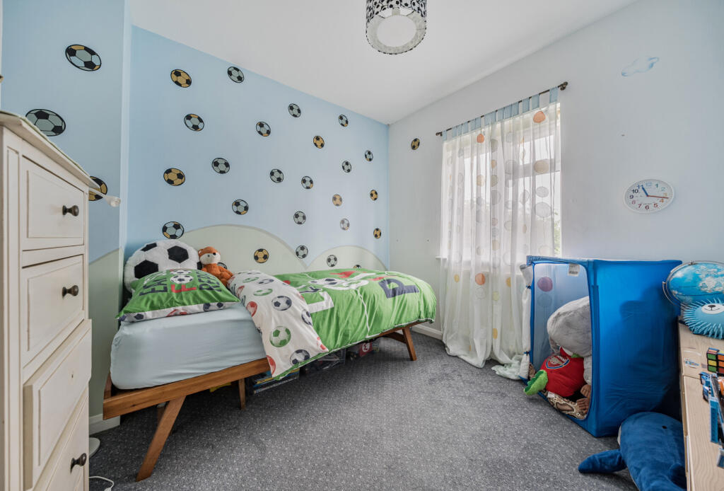 1339857-5-68a30ba...