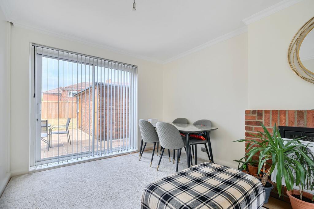 Lounge/Dining Room