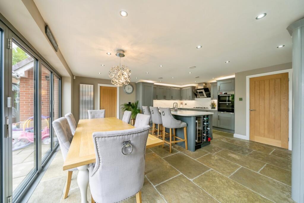 Kitchen/Diner/Family