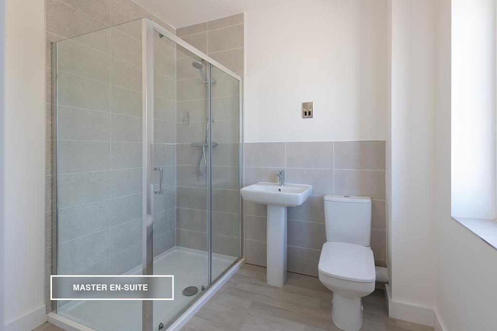 5 - en-suite-rightmove.jpeg