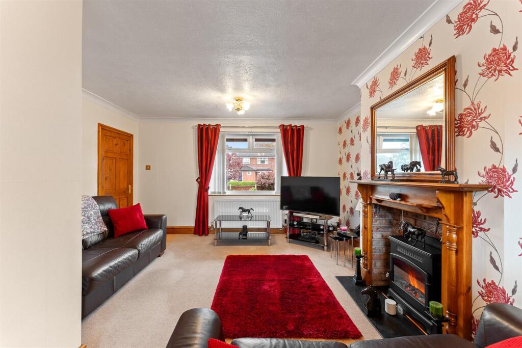 Lounge / Dining Room