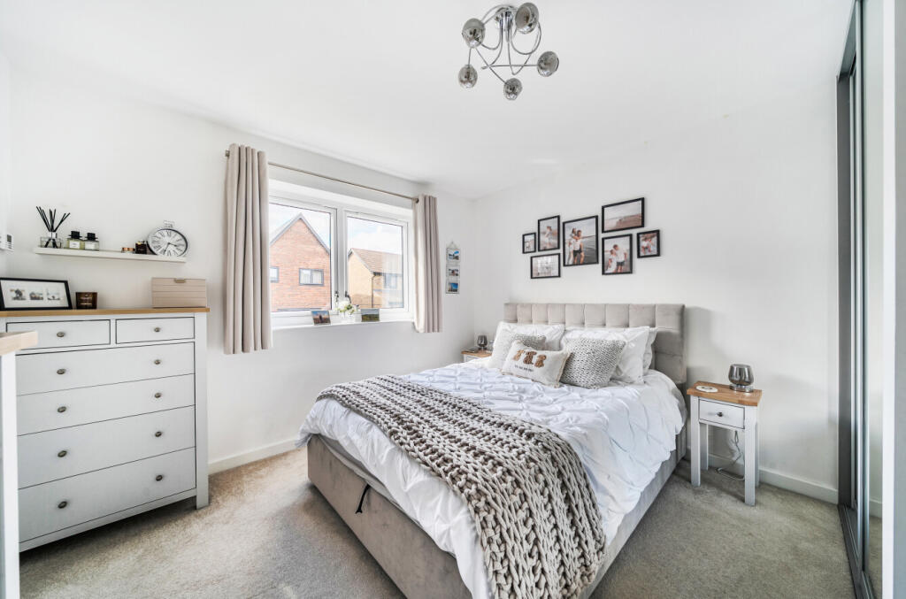 1348840-6-68bef41...