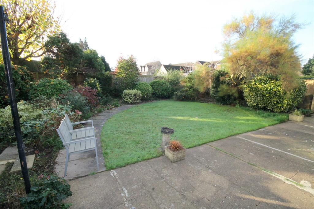 Park Cres Gdn.JPG