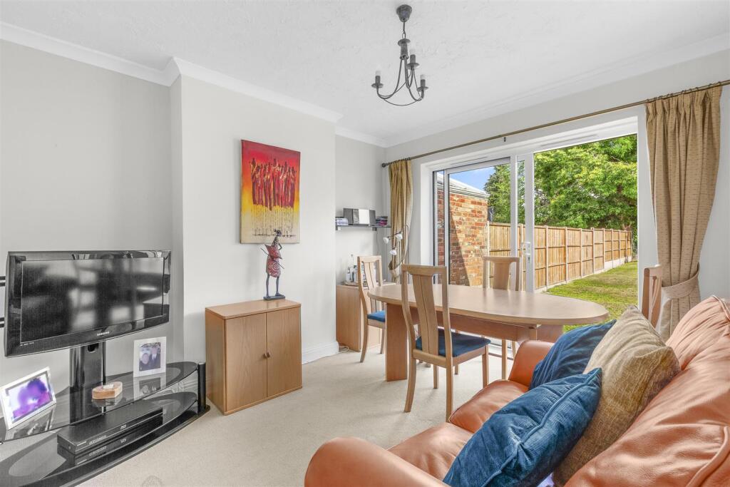 122 Cressex Road, HP12 4TZ-6.jpg