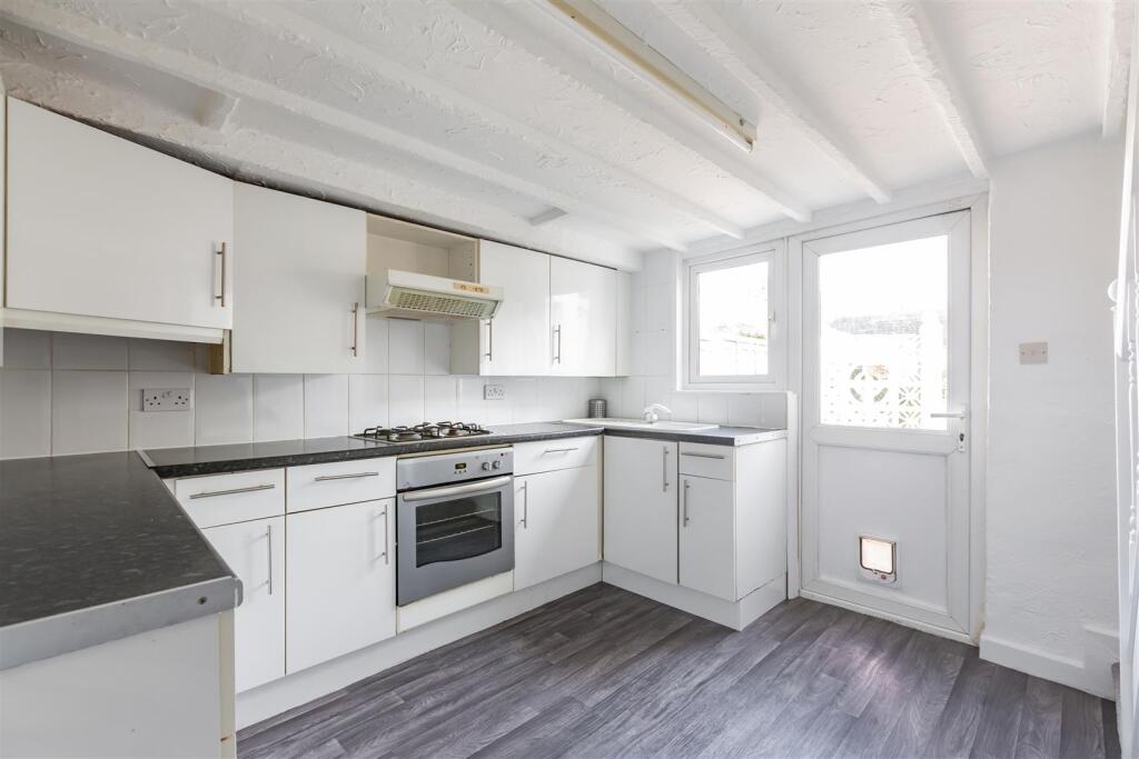 Kitchen/Breakfast Area