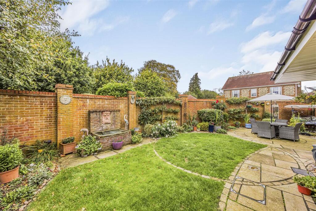 2 Clarendon Close, Denmead-PorticoMarketing-O'Hara