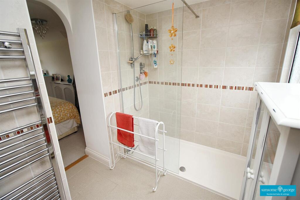 En Suite Shower Room