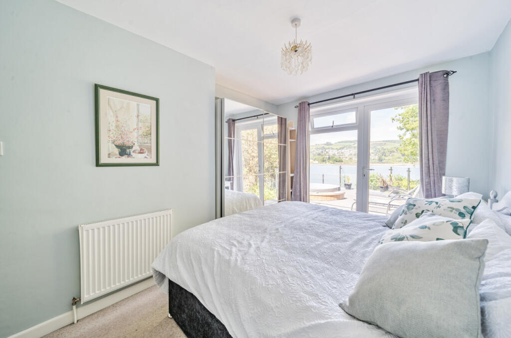 1284104-33-682b55...