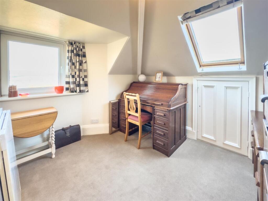 BEDROOM FIVE/HOME OFFICE