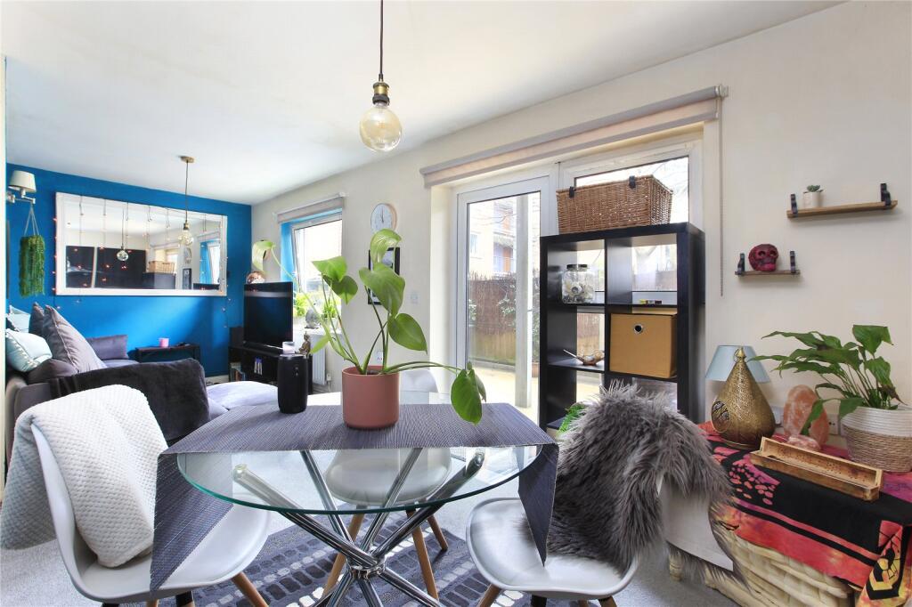 property in Great Chart Street, 
Battersea, SW11