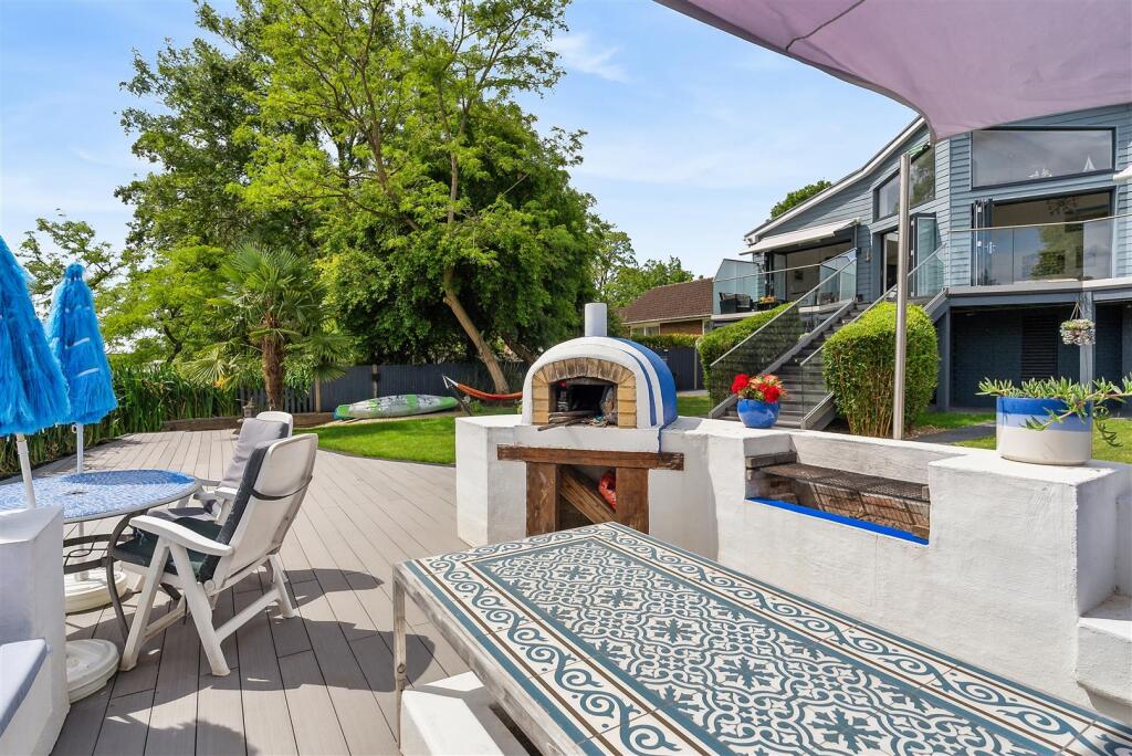 pizza oven area.jpeg