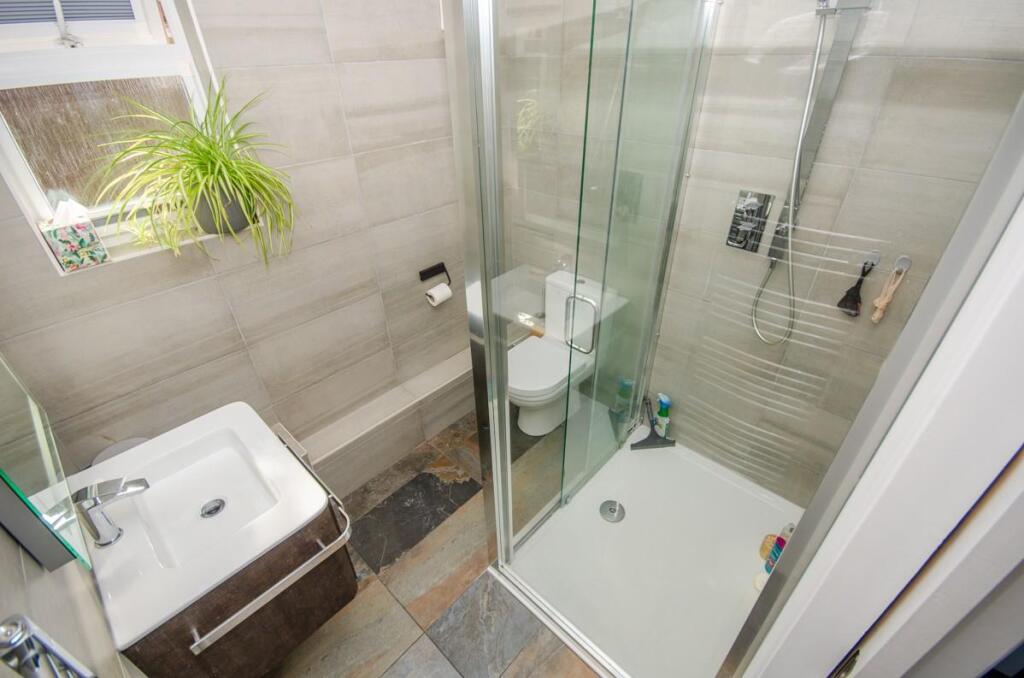 Ensuite.jpg