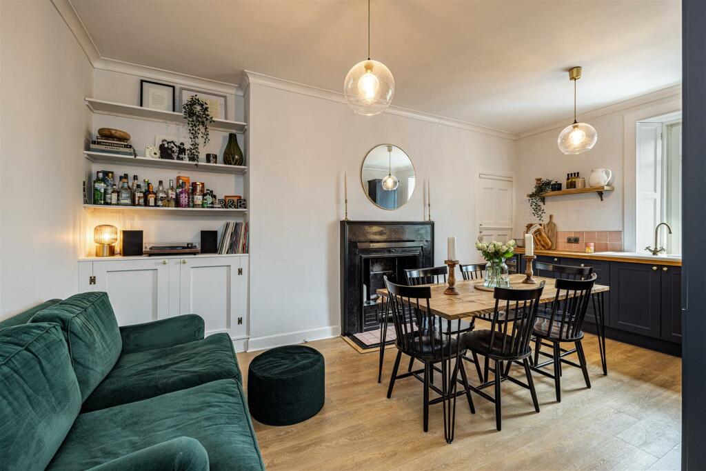 10 Roxburgh Place Galashiels 17.JPG