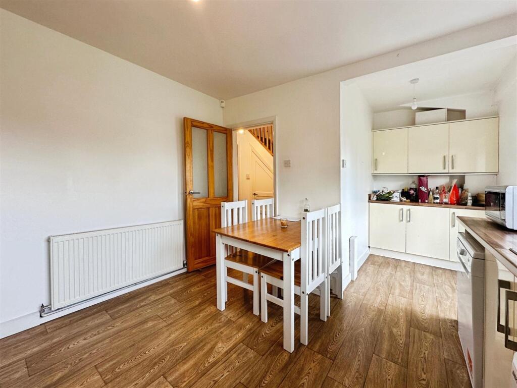 3b95494a--4A4B-AFF2-4A238AF8F058-19658-000008E9859