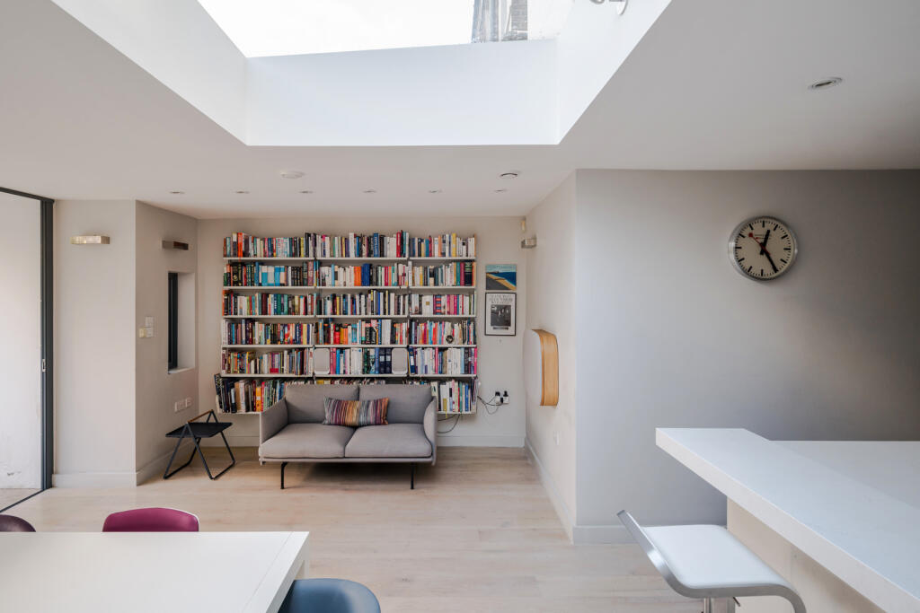 322538 - 98 Buckingham Road-37.jpeg