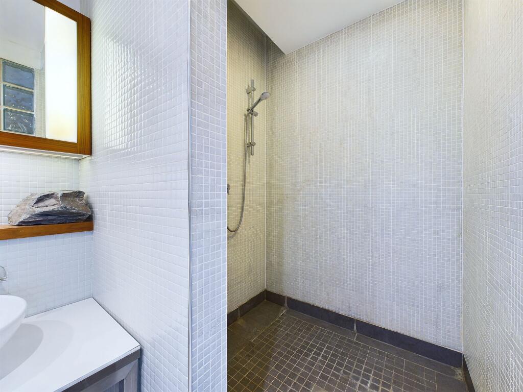 En-suite to Bedroom Two