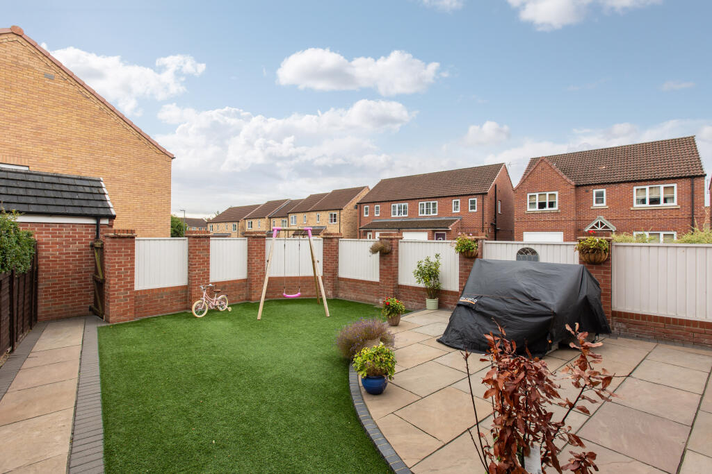 Westfield Avenue 18 External-3