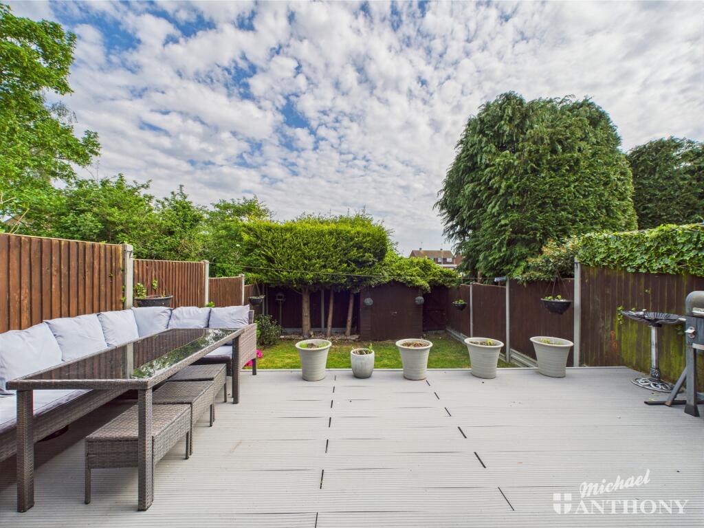 CAM02773G0-PR0290-STILL021