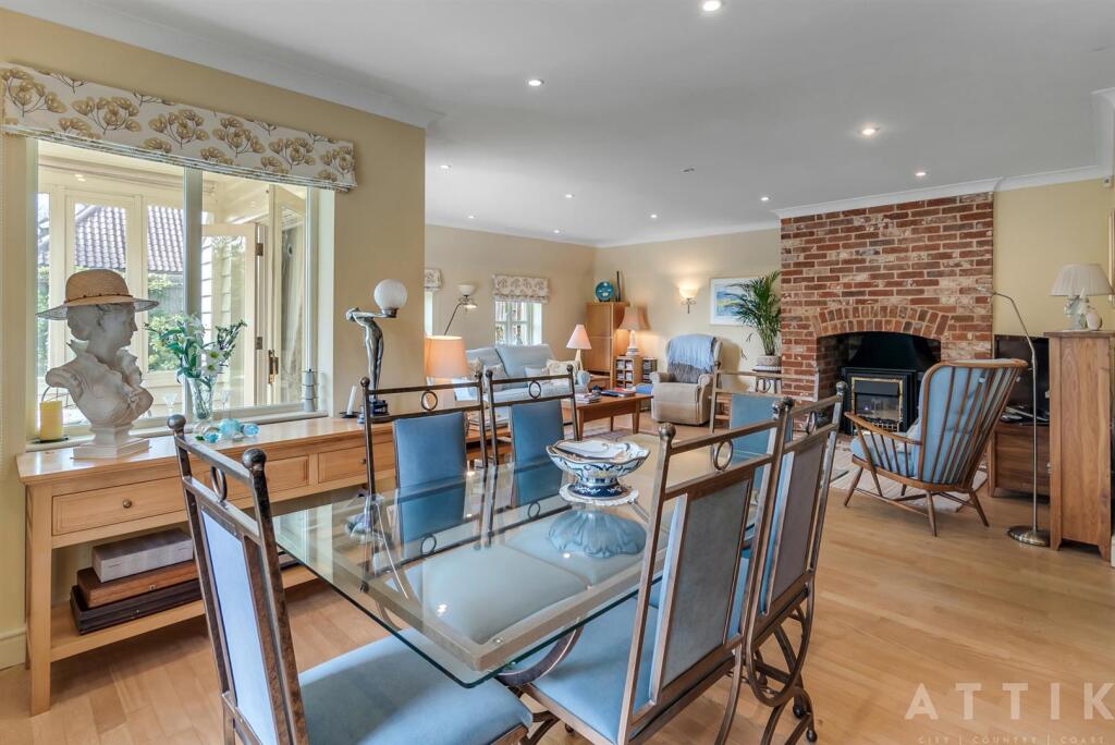 2 Hanbury Close, Halesworth IP19 8DG (38).jpg