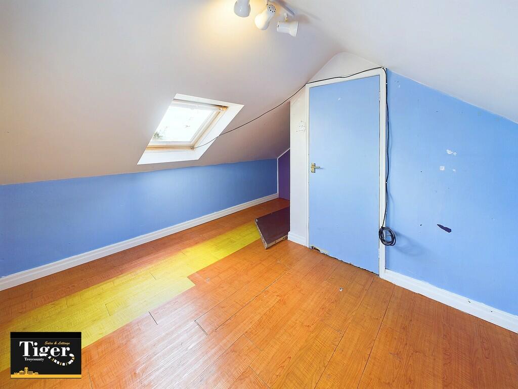 CAM02176G0-PR0415...