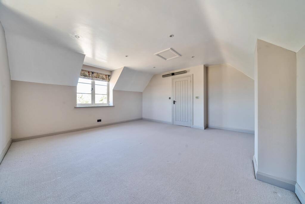 1319579-19-686fed...