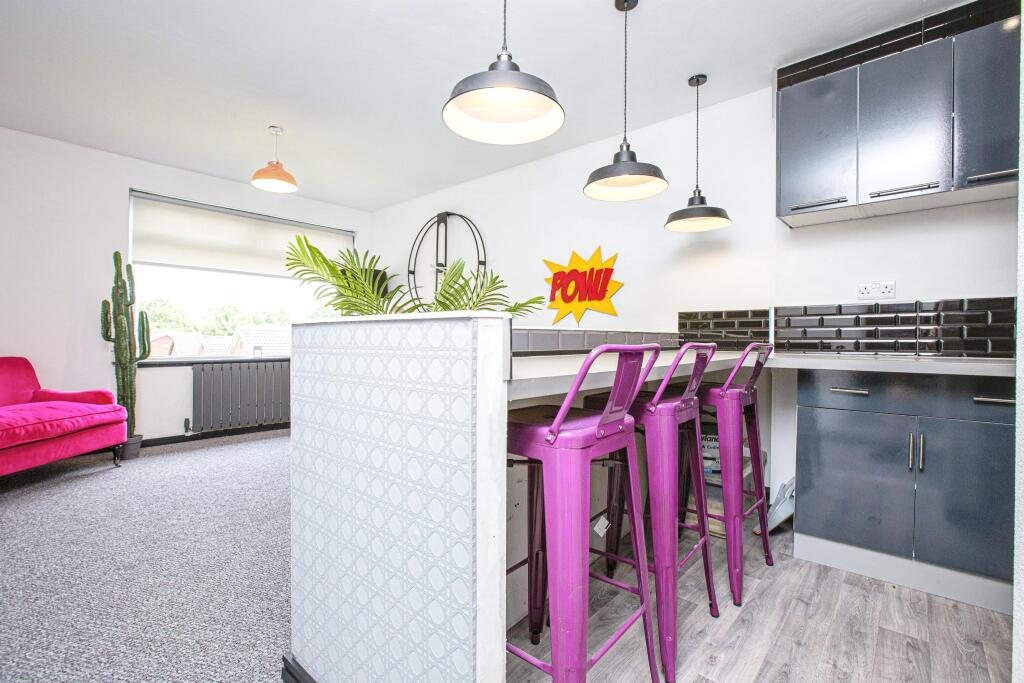 Lounge / Kitchen
