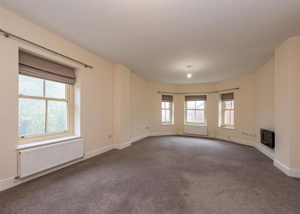 3 The Limes-reception room.jpg