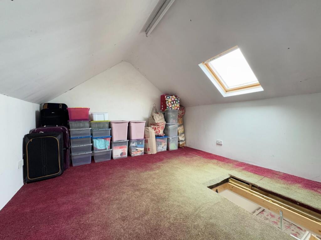 ATTIC ROOM