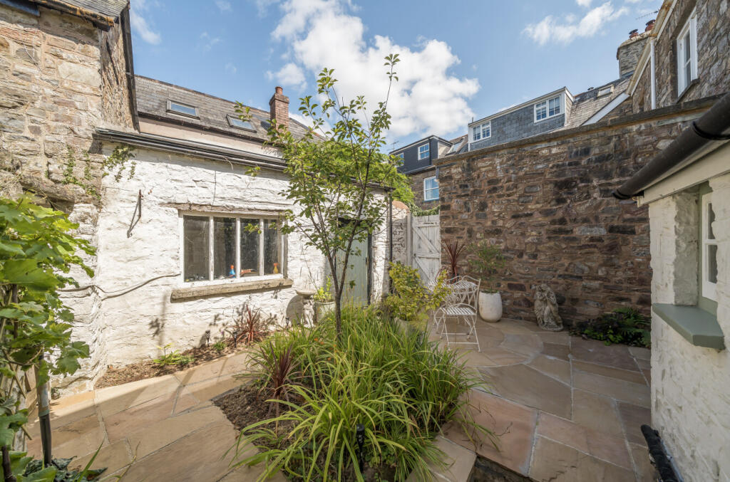 1340797-6-68a7454...