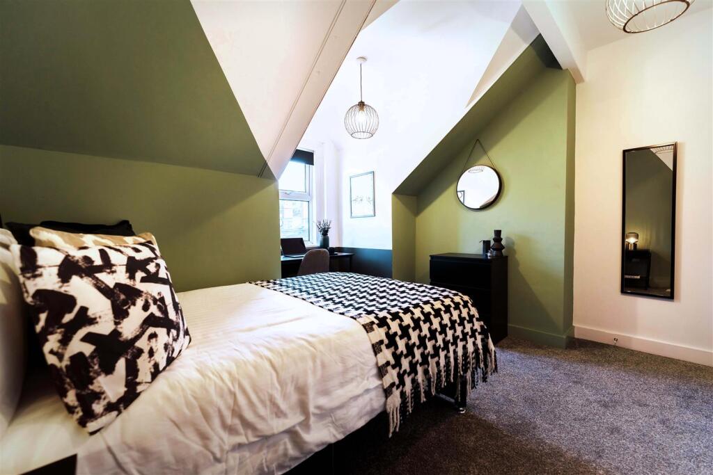 Room 5_Top floor 2.jpg