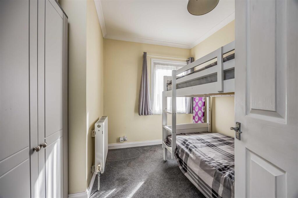 6 Stanford Close, Paulsgrove-Small-PorticoMarketin