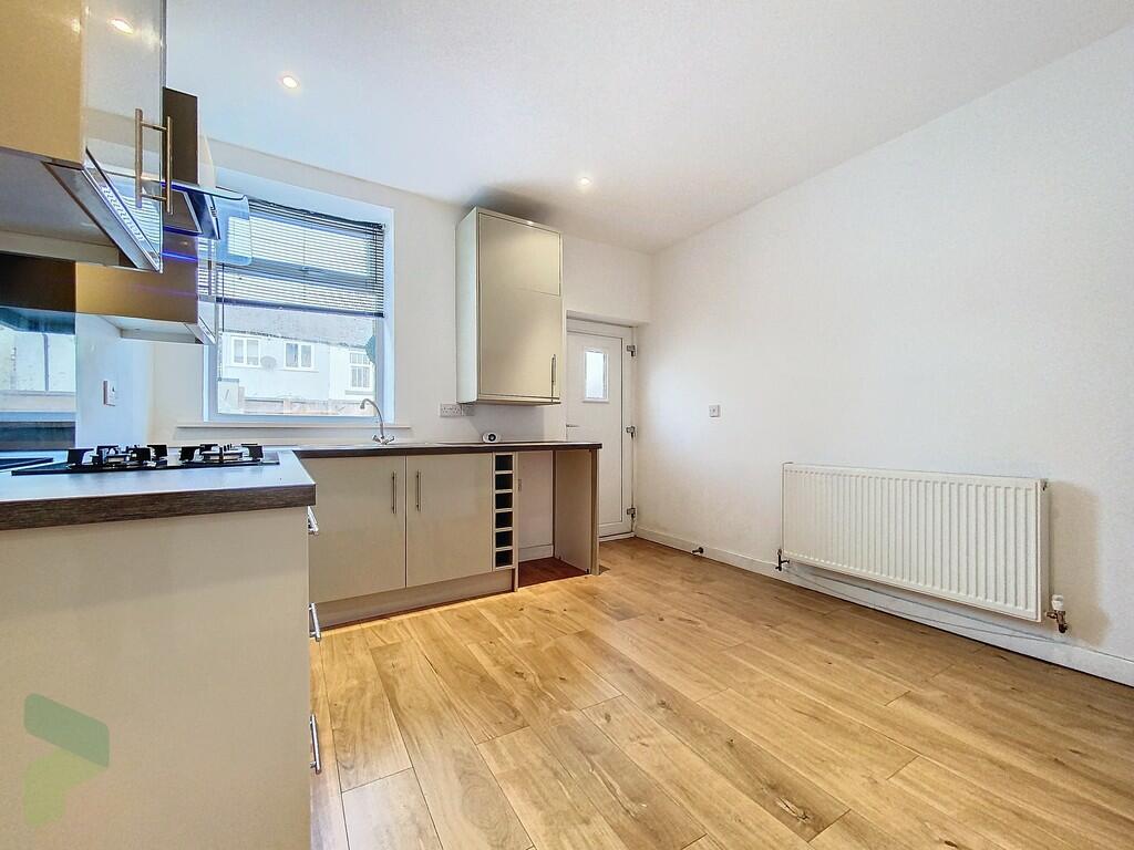 Fitted Dining Kit...