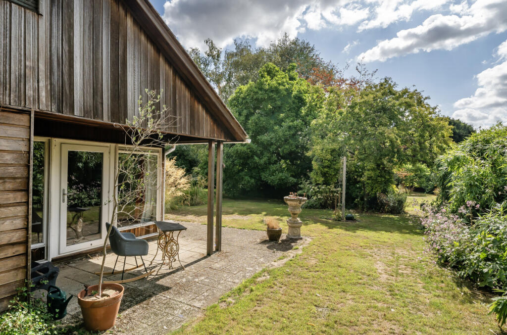 1340896-4-68a703f...