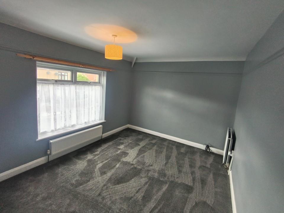BEDROOM 1 2.jpg