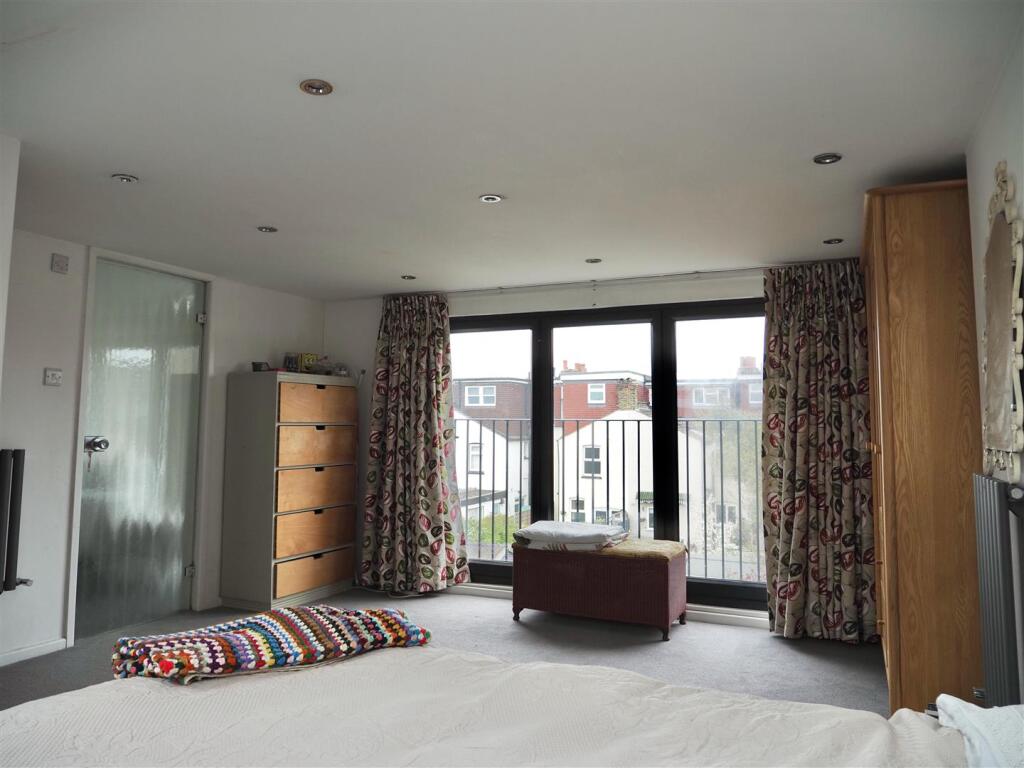 Clevedon Road SE20 7QQ - 6 of 46.jpeg