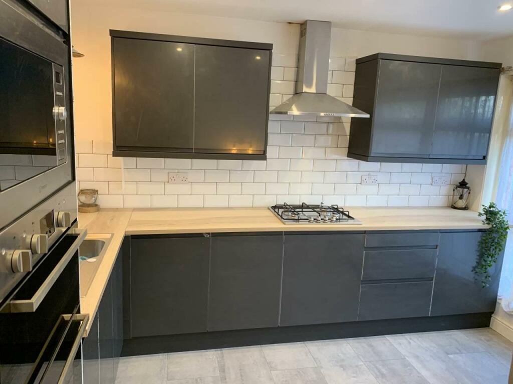 Kitchen a.JPG