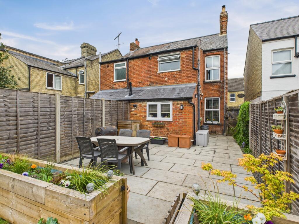 Garden- Mark Stephens EweMove Newmarket and Soham 