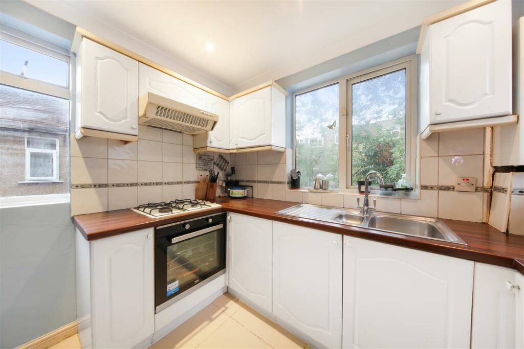46A Priory Close - NqGBjDMf2lI9RtOdWBrU.jpg