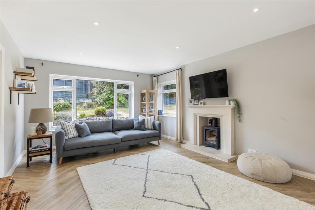 A15 - 20 Oxlea Close Torquay - 250714.jpg