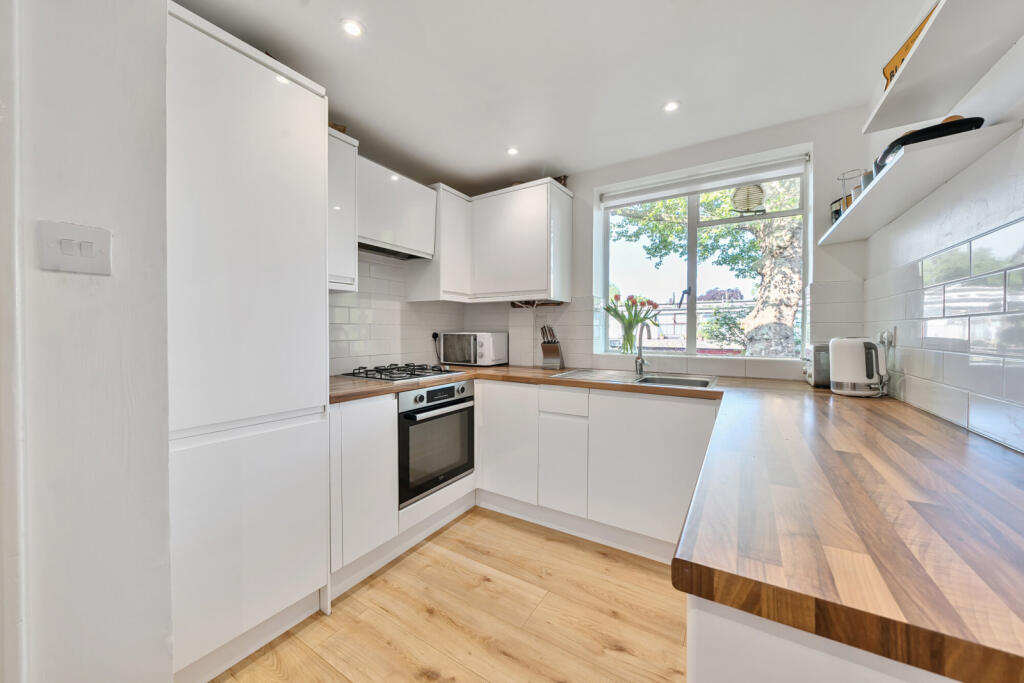 1-682307449b7eb-1...