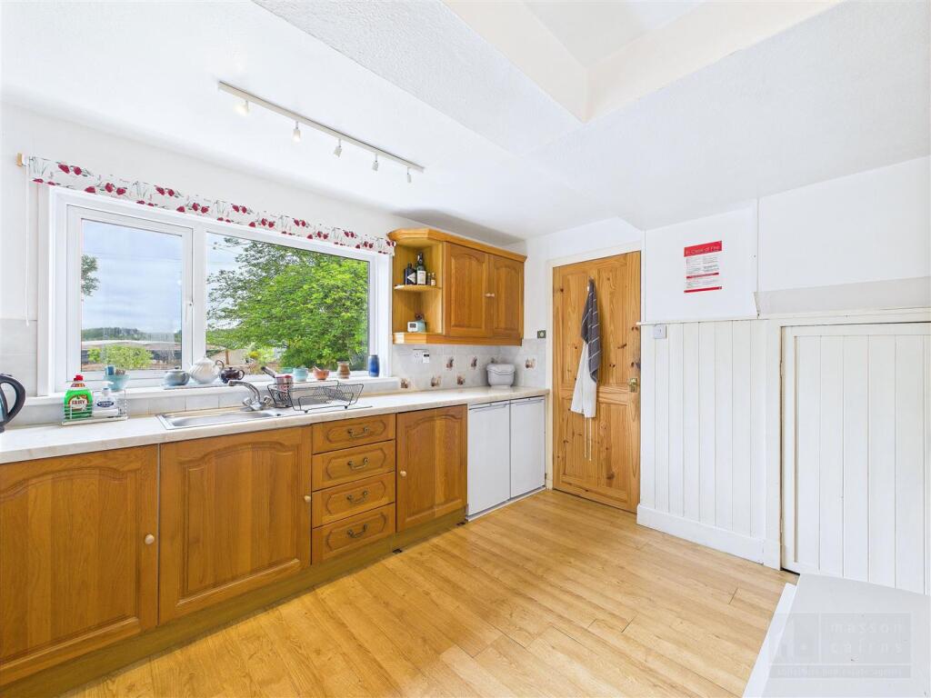 Kitchen / Dining